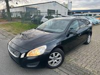 Gebraucht Volvo V60 Kinetic 114 PS (83 kW) 2012 Schwarz Kombi