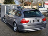 Gebraucht BMW 320 177 PS (130 kW) 2009 Grau Kombi