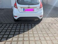 Gebraucht Ford Fiesta Trend 97 PS (71 kW) 2010 Weiß Kleinwagen