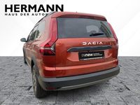 Neu Dacia Jogger Expression 110 PS (80 kW) 2025 Braun Van / Kleinbus