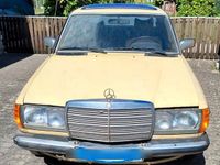 Gebraucht Mercedes 200 54 PS (39 kW) 1979 Gelb Limousine