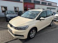 Gebraucht VW Touran 150 PS (110 kW) 2021 Gelb Van / Kleinbus
