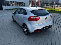 Gebraucht Kia Rio Edition 7 75 PS (55 kW) 2014 Silber Limousine