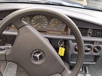 Gebraucht Mercedes 190 109 PS (80 kW) 1990 Blau Limousine