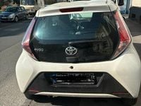 Gebraucht Toyota Aygo X-play 70 PS (51 kW) 2017 Weiß Kleinwagen