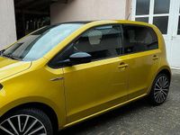 Second-hand VW up! 95 CP (69 kW) 2017 Auriu Hatchback