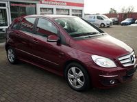 Gebraucht Mercedes B180 116 PS (85 kW) 2011 Rot Van / Kleinbus