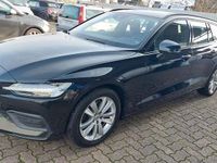Gebraucht Volvo V60 Core 197 PS (144 kW) 2022 Schwarz Kombi