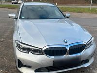 Gebraucht BMW 318 Advantage 150 PS (110 kW) 2021 Silber Kombi