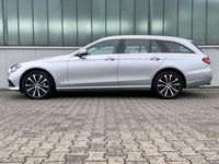 Gebraucht Mercedes E300 194 PS (142 kW) 2022 Silber Limousine