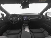 Gebraucht Volvo XC60 Plus 197 PS (144 kW) 2023 Silber silver dawn / metallic SUV