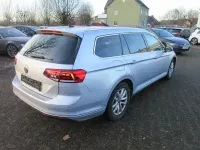 Gebraucht VW Passat Business 150 PS (110 kW) 2023 Scale silver (metallic) Kombi