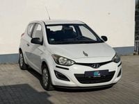 Gebraucht Hyundai i20 Edition 86 PS (63 kW) 2012 Weiß Kleinwagen