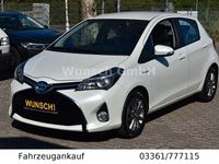 Gebraucht Toyota Yaris Hybrid Style 101 PS (74 kW) 2017 Weiß Limousine