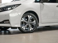 Gebraucht Nissan Leaf Tekna 110 kW (150 PS) 2022 Weiss Kleinwagen