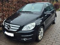 Gebraucht Mercedes B180 116 PS (85 kW) 2011 Schwarz Van / Kleinbus