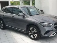 Gebraucht Mercedes GLA200 163 PS (119 kW) 2024 Grau SUV
