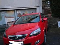 Gebraucht Opel Astra 101 PS (74 kW) 2012 Rot Kleinwagen