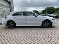 Gebraucht Mercedes A200 AMG line 163 PS (119 kW) 2020 Digitalweiss  metalliclack (metallic) Limousine