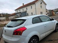 Gebraucht Kia Ceed 125 PS (91 kW) 2012 Weiß Kleinwagen