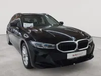 Gebraucht BMW 330 Sport Line 286 PS (210 kW) 2023 Schwarz uni Kombi