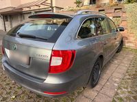 Gebraucht Skoda Superb GreenLine 105 PS (77 kW) 2011 Grau Kombi