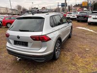 Gebraucht VW Tiguan Active 150 PS (110 kW) 2021 Reflexsilber metallic SUV