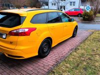 Gebraucht Ford Focus Sport 250 PS (183 kW) 2014 Gelb Limousine