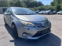 Gebraucht Toyota Avensis Basis 124 PS (91 kW) 2012 Silber Kombi