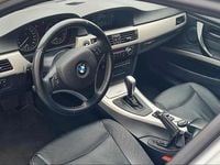 Gebraucht BMW 320 170 PS (125 kW) 2010 Grau Kombi