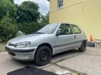 Gebraucht Peugeot 106 60 PS (44 kW) 2001 Silber Kleinwagen