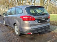 Gebraucht Ford Focus Trend 101 PS (74 kW) 2015 Grau Limousine
