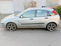 Gebraucht Ford Focus 100 PS (73 kW) 2002 Grau Limousine