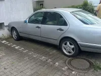 Gebraucht Mercedes E280 Classic 204 PS (150 kW) 1997 Silber Limousine