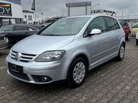 Second-hand VW Golf V 102 CP (75 kW) 2007 Argintiu Berlinǎ