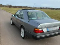 Gebraucht Mercedes E230 132 PS (97 kW) 1989 Silber Limousine