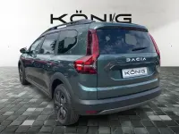 Gebraucht Dacia Jogger Expression 110 PS (80 kW) 2025 Grün Van / Kleinbus