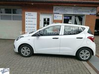 Gebraucht Hyundai i10 Classic 67 PS (49 kW) 2016 Weiß Kleinwagen
