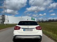 Gebraucht Mercedes GLA220 170 PS (125 kW) 2014 Weiß SUV