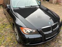 Gebraucht BMW 320 163 PS (119 kW) 2006 Schwarz Limousine