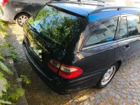 Usado Mercedes E220 150 CV (110 kW) 2004 Azul Familiar