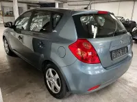 Używany Kia Ceed 109 KM (80 kW) 2009 Niebieski Hatchback