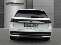 Gebraucht VW Passat Elegance 150 PS (110 kW) 2024 Weiß Kombi