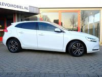 Gebraucht Volvo V40 120 PS (88 kW) 2017 Weiß Limousine