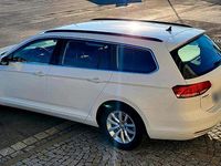 Gebraucht VW Passat 120 PS (88 kW) 2016 Weiß Kombi