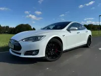 Usata Tesla Model S 309 kW (421 CV) 2015 Bianco Utilitaria