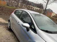 Gebraucht Ford Fiesta 82 PS (60 kW) 2010 Polarsilber metallic Kleinwagen