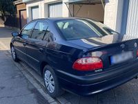 Gebraucht Toyota Avensis 129 PS (94 kW) 2001 Blau Limousine