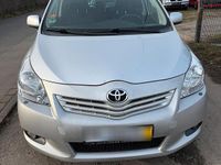 Gebraucht Toyota Verso 150 PS (110 kW) 2010 Silber Van / Kleinbus