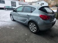 Gebraucht Opel Astra Active 120 PS (88 kW) 2013 Andere farben Limousine